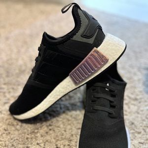 Womens adidas NMD R1 Black/Iridescent, 8